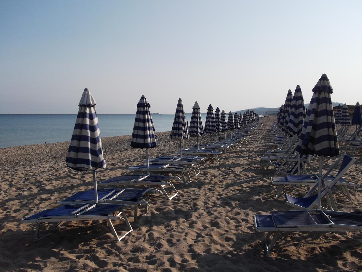 Baia Delle Mimose Aparthotel Бадези Екстериор снимка